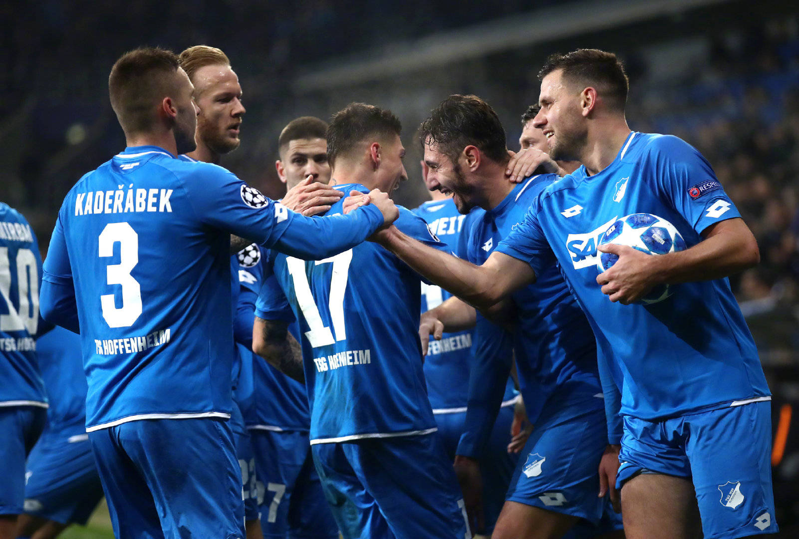 开云下载-斯图加特大胜对手，继续领先积分榜的简单介绍