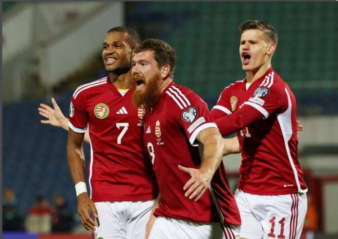 西班牙队大胜匈牙利队，晋级欧锦赛