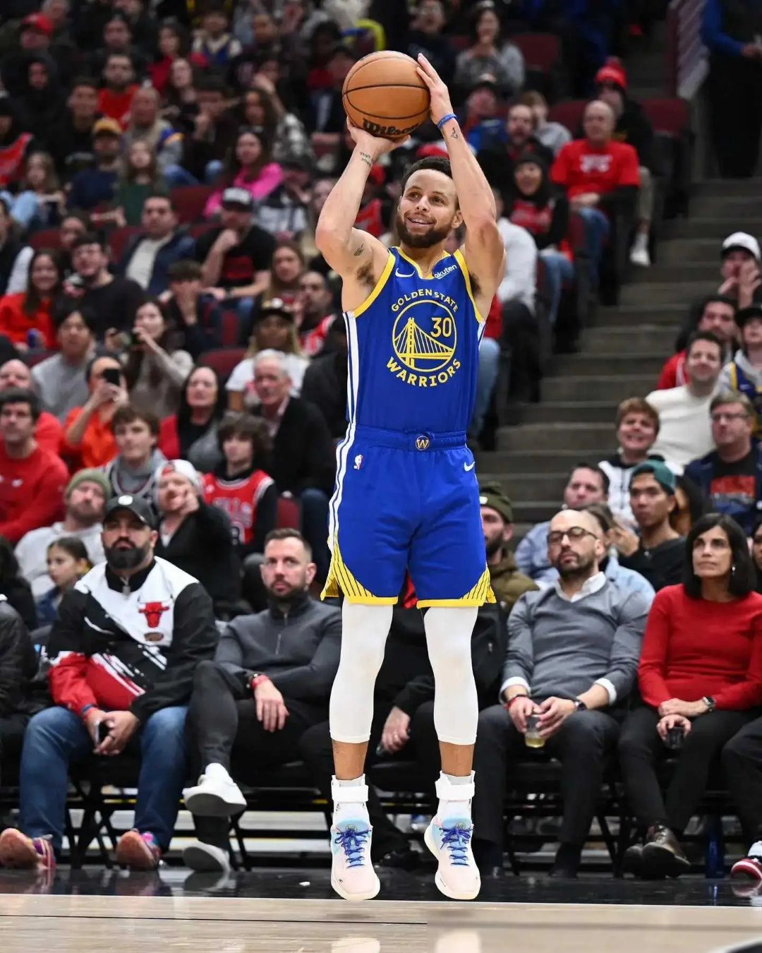 勇士逆袭，击败鹈鹕夺得胜利的简单介绍