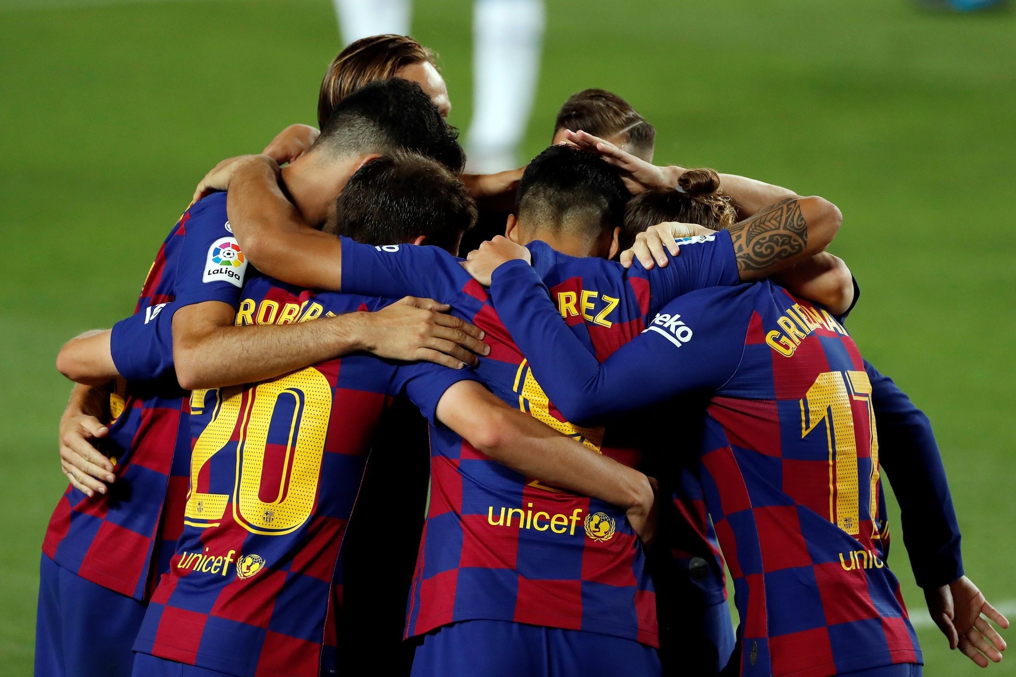 阿拉维斯大胜对手，实现反弹