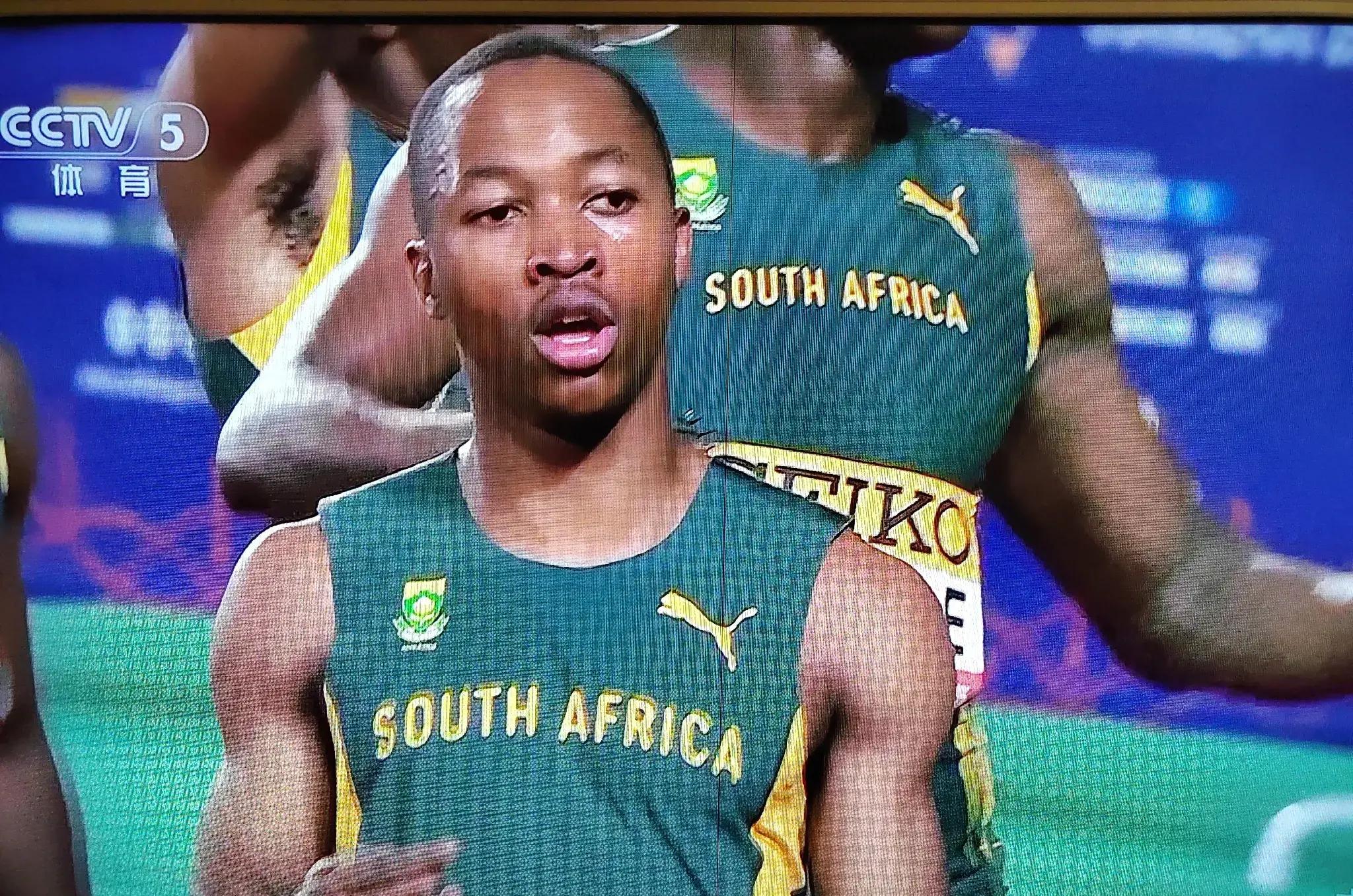 开云体育在线-南非运动员超越自我赢得胜利