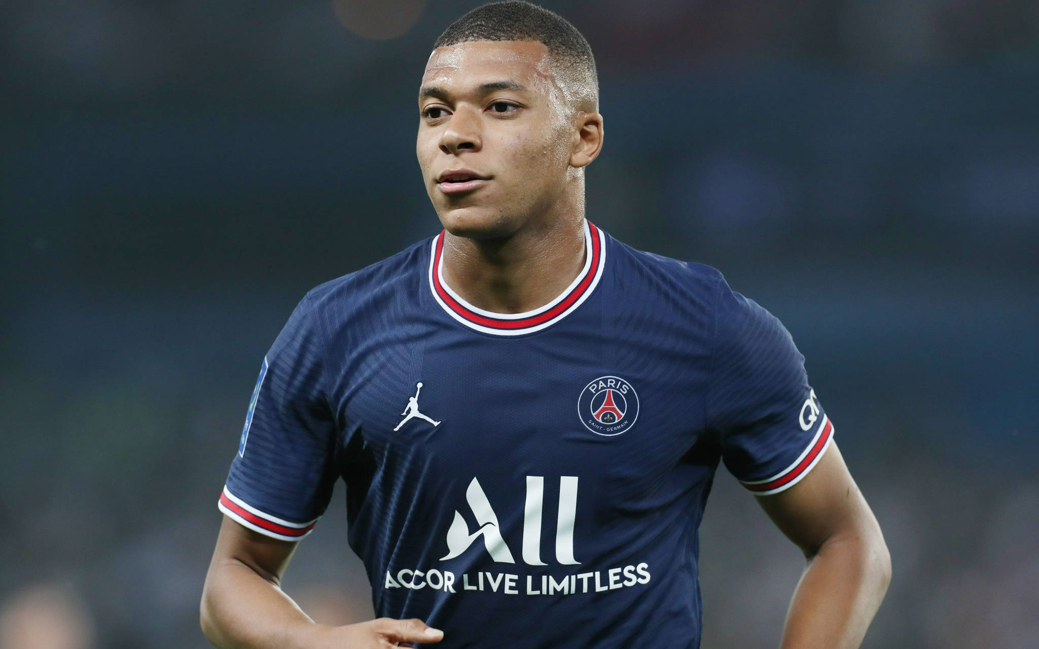 开云体育平台APP-欧冠焦点战：梅西vs姆巴佩，登顶引发数据统计的简单介绍