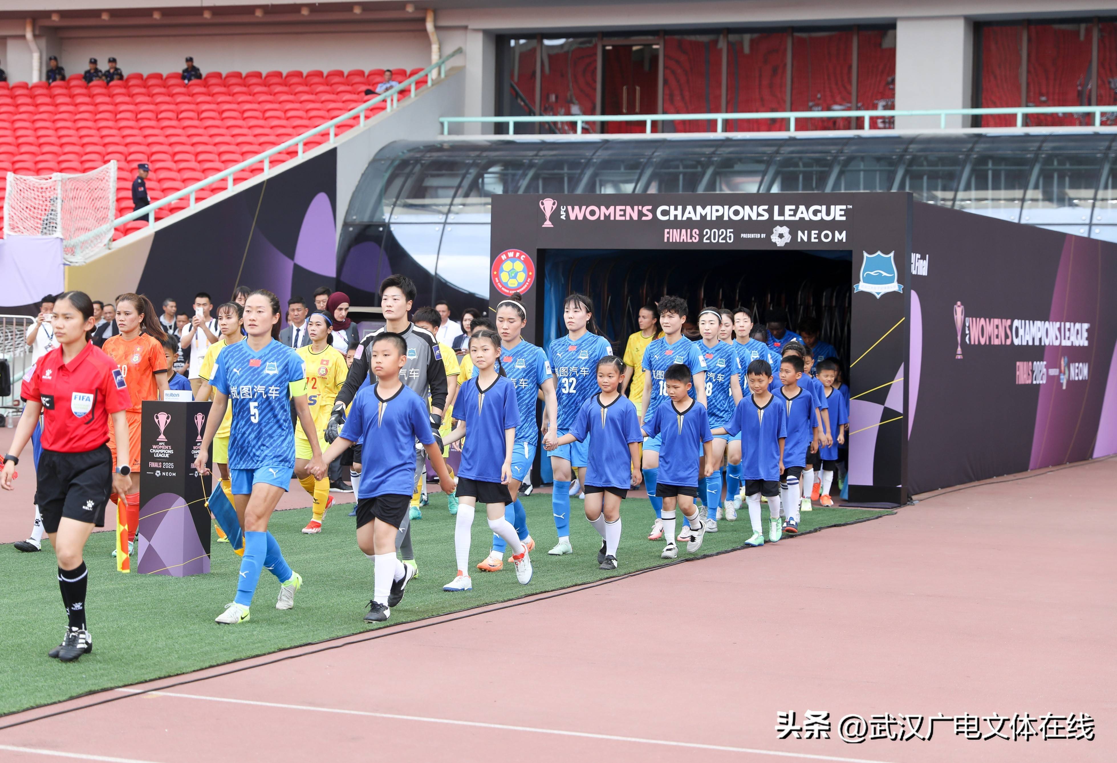 开云体育平台APP-包含勇往直前！中国女足以团队力量获得胜利的词条