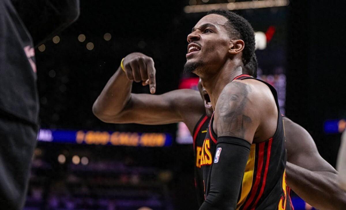 开云体育官网-关键时刻的反扑成功，逆袭令球迷惊叹不已！