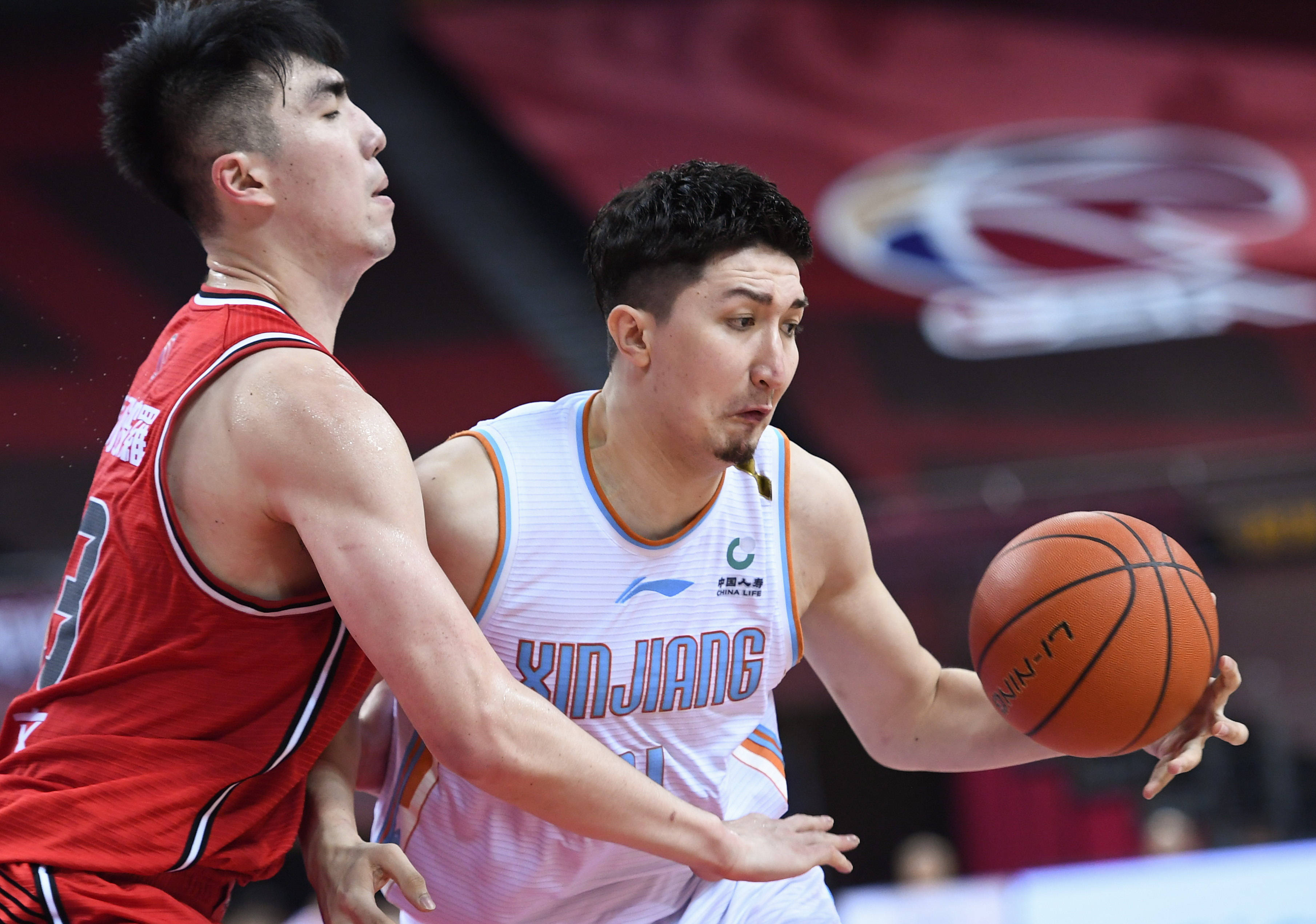 新疆队遭遇困境,艰难逆袭成功 新疆队遭遇困境,艰难逆袭成功