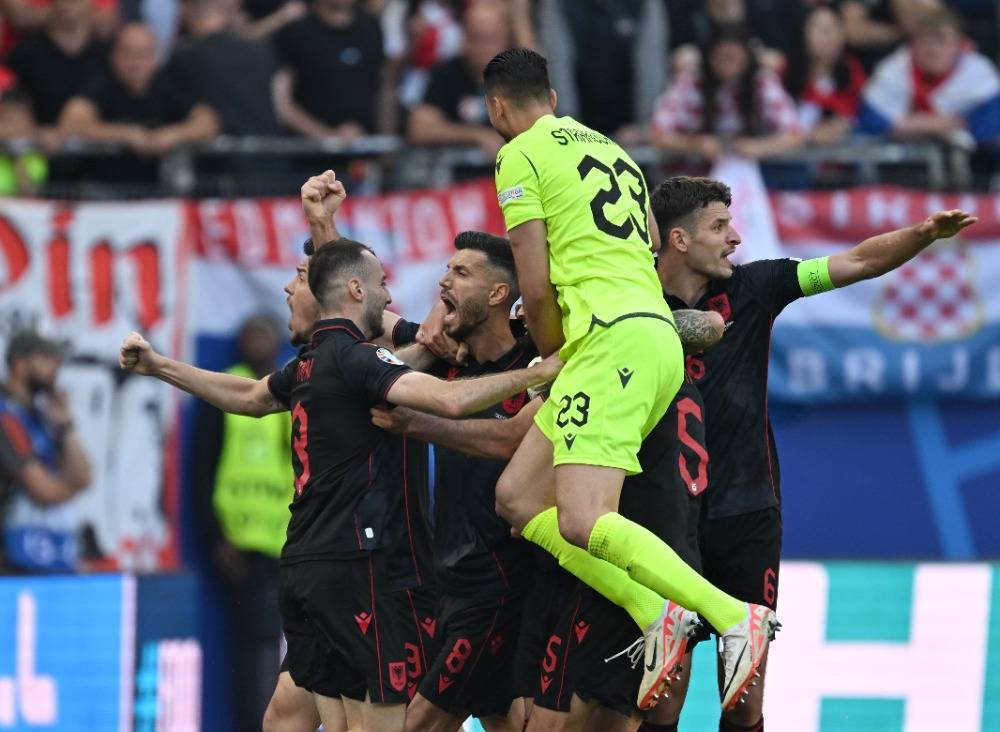 开云体育官网-克罗地亚队联手破门封掉对手希望