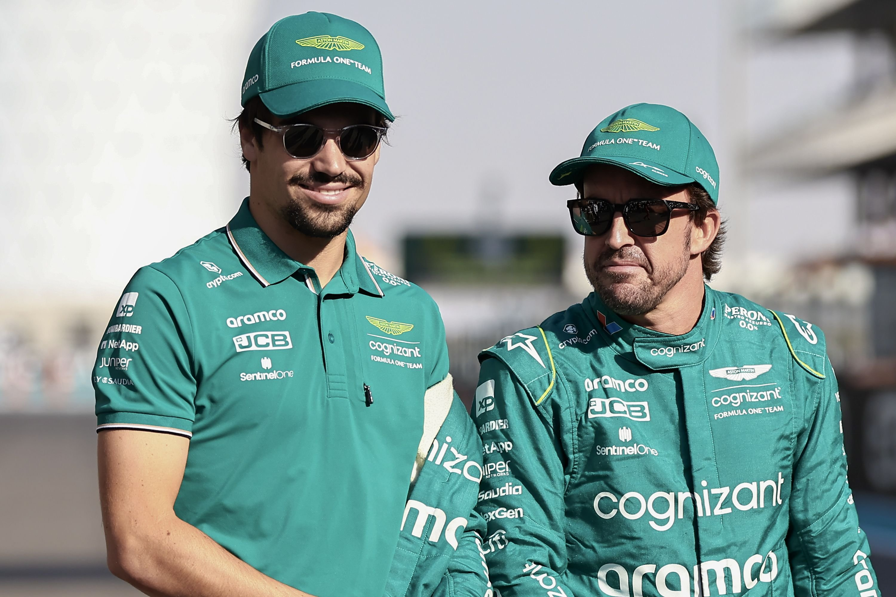 红牛车队鏖战阿斯顿马丁,勒克莱尔扛起全队 红牛车队鏖战阿斯顿马丁,勒克莱尔扛起全队