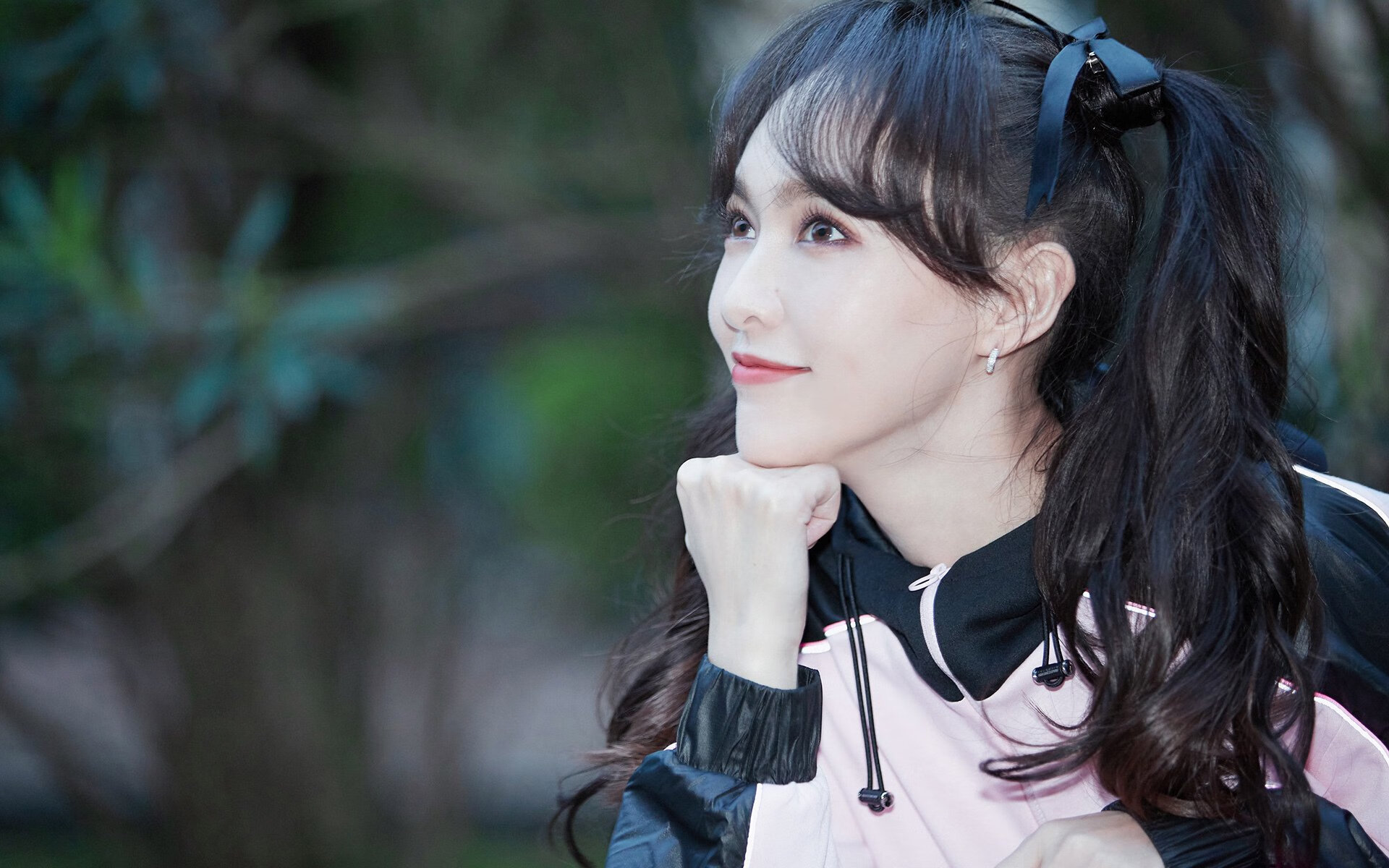 开云体育平台APP-浓眉狂轰滥炸统治内线，76人铁桶阵锁死广厦队取国际邀请赛大胜