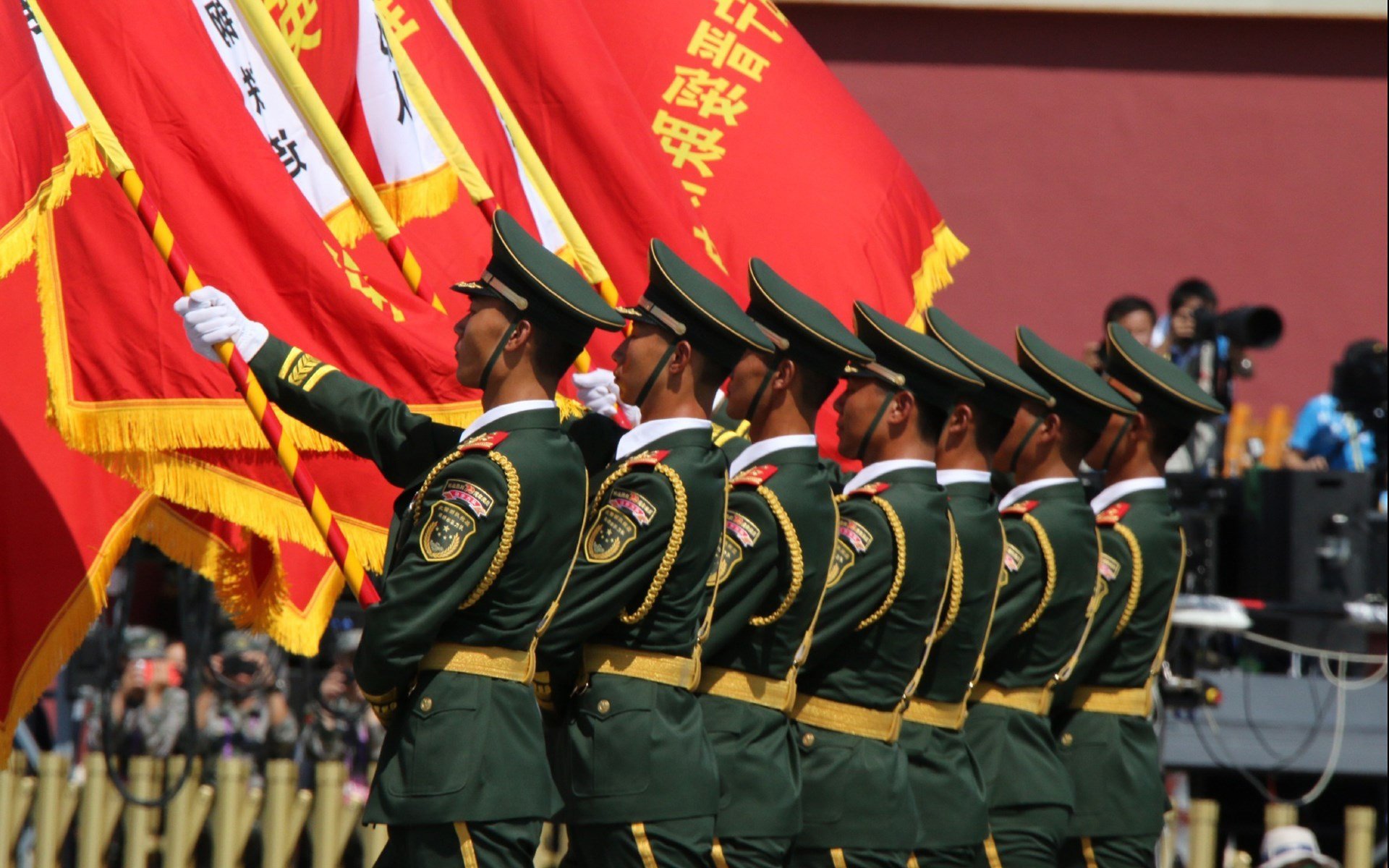 英格拉姆50分生涯夜打穿勇士！湖人终结连败暗藏争冠新曙光