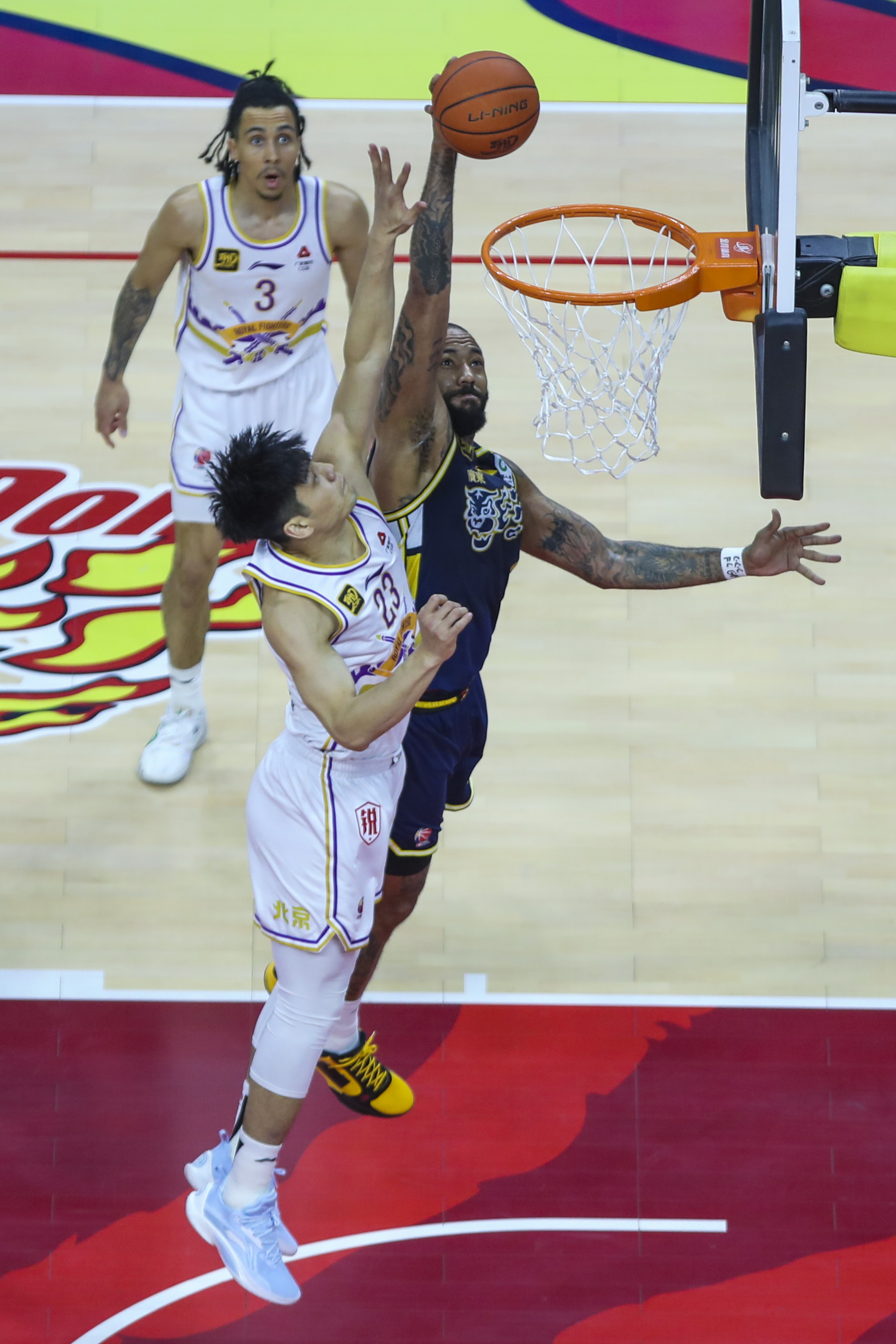 北京队对阵广东队，东契奇个人能力完全展现