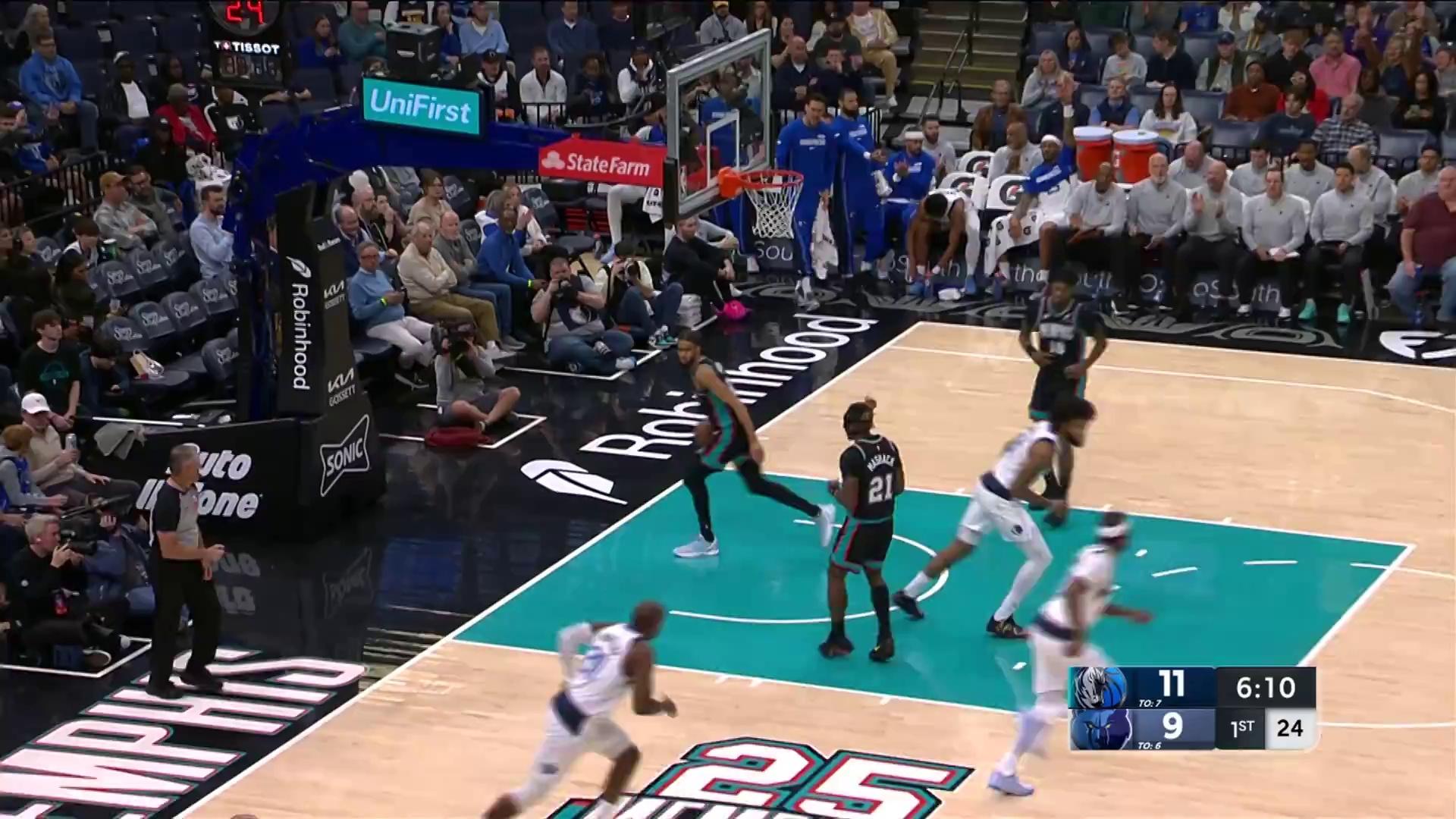 开云体育app-灰熊速胜湖人,米切尔让比赛提前失去悬念